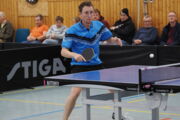 Niklas Munz am 18.10.2025 beim Oberliga-Punktspiel SV Friedrichsort - TTC Düppel