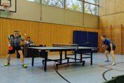 Niklas Munz beim Punktspiel in der Verbandsoberliga Nord zwischen TTSG Urania-Bramfeld und SV Friedrichsort am 17.10.2021