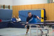 Darius Gut im Doppel mit Mogens Sonnichsen beim Punktspiel in der Verbandsoberliga Nord zwischen SV Friedrichsort und TTC Mölln am 30.10.2021