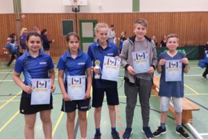 Bezirksranglisten Schüler/innen A und C 2016 (vlnr): Ann-Katrin Fritz (3.), Saphira Zatkos (2.), Jule Meyer (1.), Simon Jaksch (4.), Mats Gaethje (2.)