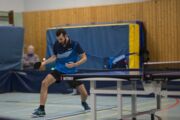 Fabian Schüler beim Punktspiel in der Verbandsoberliga Nord zwischen SV Friedrichsort und TTC Mölln am 30.10.2021